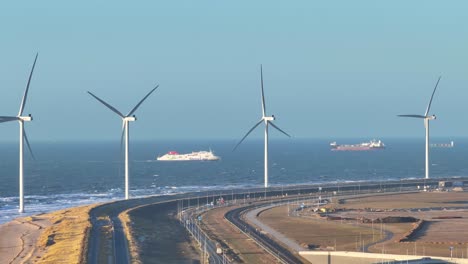 Ferry-De-Stena-Line-Acercándose-Al-Puerto-De-Rotterdam-En-Un-Día-Ventoso