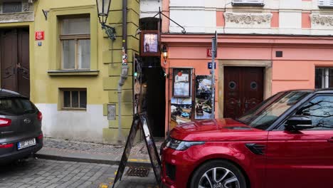 Narrowest-Street-of-Prague,-Czech-Republic.-The-entrance