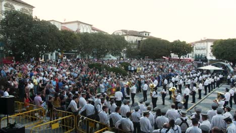 Portugiesisches-Kulturorchester-In-Monção,-Portugal,-Live-Open-Air-Auftritt