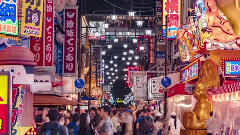 Lapso-De-Tiempo-De-Osaka-Por-La-Noche:-Multitudes-Ocupadas-Y-Luces-De-La-Ciudad-En-El-Vibrante-Distrito-De-Ebisu-Higashi-Osaka-Japón