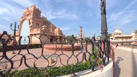 Ein-Blick-Auf-Chhattarpur-Mandir-In-Neu-Delhi