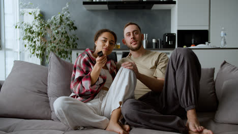 Couple-watching-TV