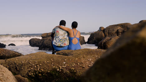 Schönes-Paar-Am-Strand