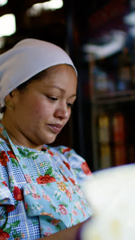 Woman-working-in-a-latin-restaurant