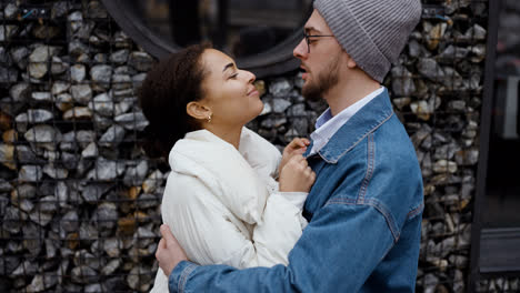 Happy-couple-at-the-street