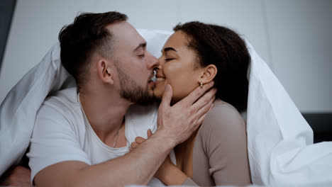 Lovely-couple-in-the-bedroom