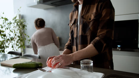 Couple-in-the-kitchen