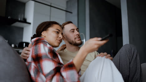 Couple-watching-TV