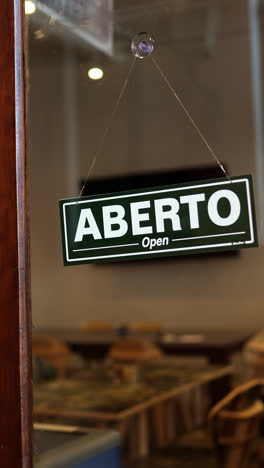 Cartel-De-Abierto-Y-Cerrado-En-Portugués