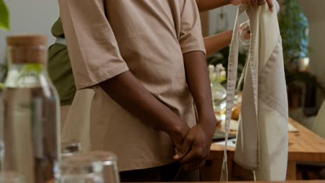 Pareja-En-La-Cocina