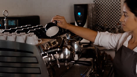 Baristas-Beim-Kaffeekochen