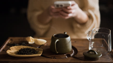 Juego-De-Recipientes-Para-Té-Sobre-La-Mesa