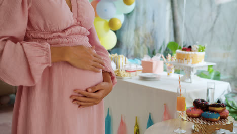 Close-up-of-a-baby-bump