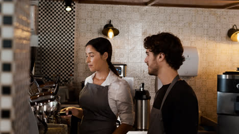 Baristas-working-in-coffee-shop