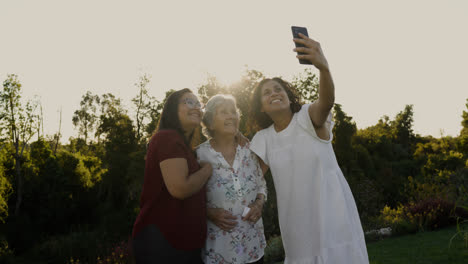 Family-taking-selfie