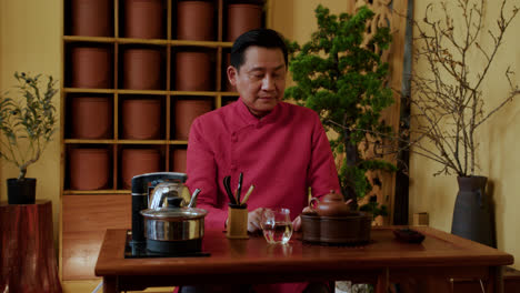 Asian-tea-master