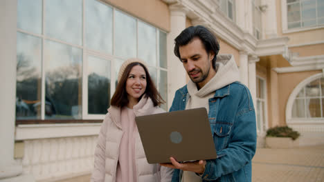 Couple-walking-on-the-street