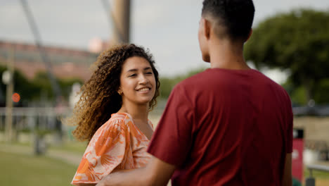 Couple-talking-together