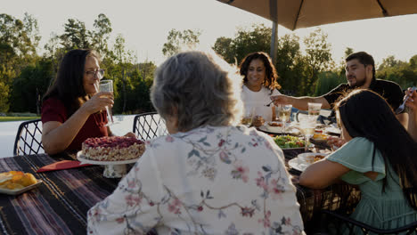 Family-lunch