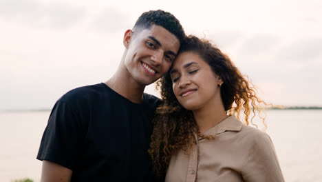 Couple-looking-at-the-camera