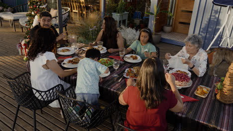 Family-lunch