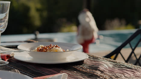 Lunch-on-the-table