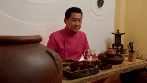 Asian-tea-master