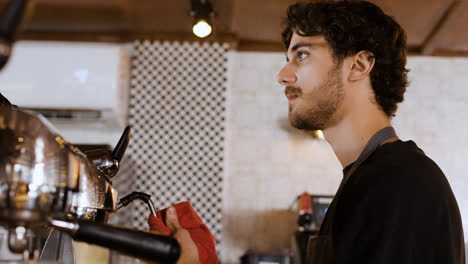 Barista-making-coffee