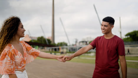 Pareja-Bailando-Juntos