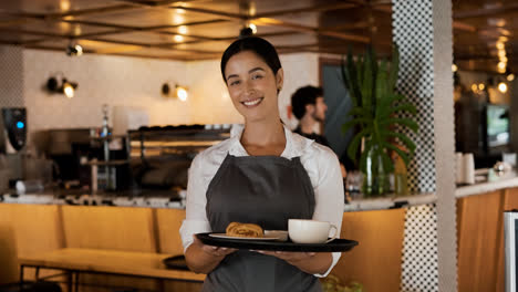 Barista-looking-at-the-camera