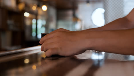 Coffee-cup-on-bar-counter