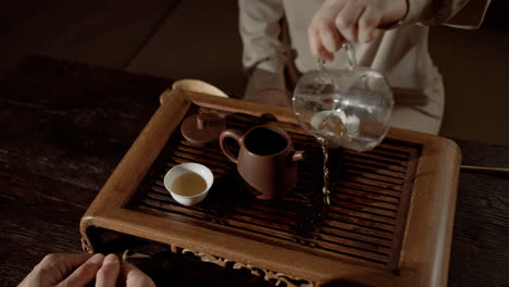 People-in-a-tea-ceremony