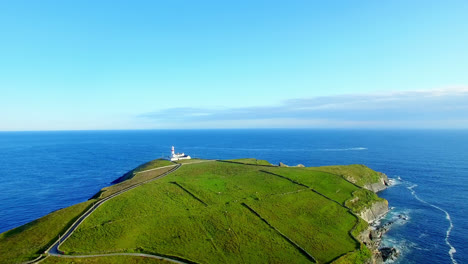 Beautiful-coastline-on-a-sunny-day-4k