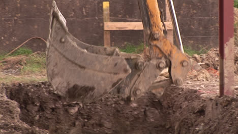 Bulldozer-En-Un-Sitio-De-Construcción