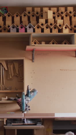 A-well-organized-woodworking-workshop,-with-copy-space