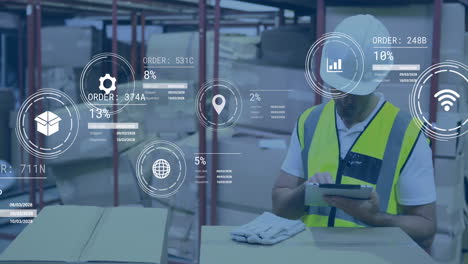 Animation-Der-Datenverarbeitung-Bei-Einem-Kaukasischen-Männlichen-Arbeiter,-Der-Ein-Tablet-Verwendet-Und-Den-Lagerbestand-Im-Lager-überprüft