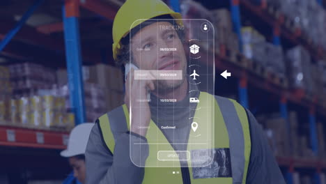 Animación-Del-Procesamiento-De-Datos-Contra-Un-Trabajador-Caucásico-Hablando-Por-Teléfono-Inteligente-En-El-Almacén