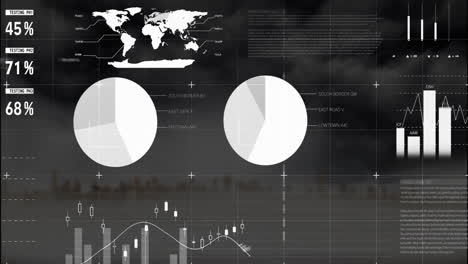 Animation-Der-Infografik-Oberfläche-über-Nebelbedecktem,-Modernem-Stadtbild-Vor-Bewölktem-Himmel