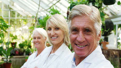 Portrait-of-scientists-standing-with-arms-crossed