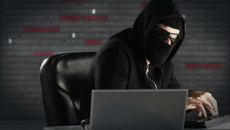 Composite-Video-Eines-Hackers,-Der-Einen-Laptop-Benutzt