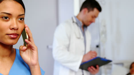 Nurse-talking-on-mobile-phone