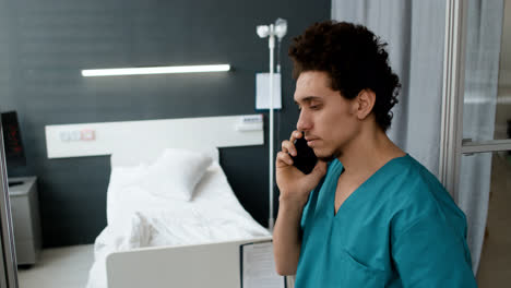 Nurse-using-phone