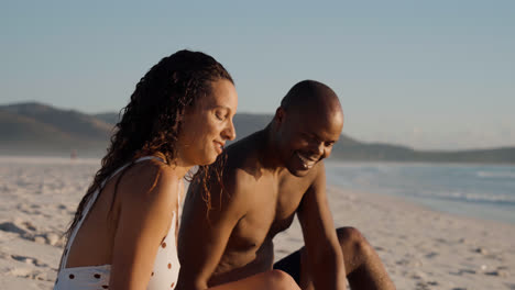 Pareja-En-La-Playa