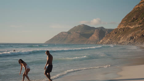 Pareja-En-La-Playa