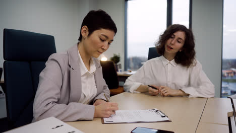 Businesswomen-in-a-meeting