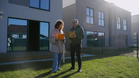 Man-and-woman-at-the-backyard