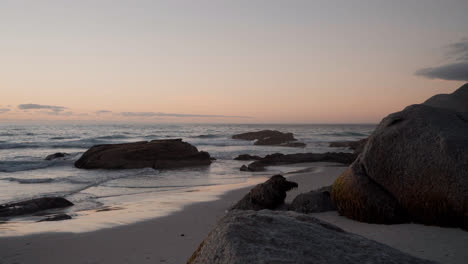 Entzückender-Sommerabend-Am-Strand