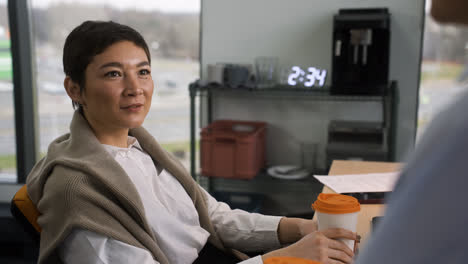 Woman-drinking-coffee