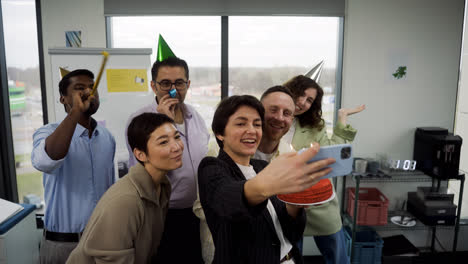 Birthday-party-at-the-office