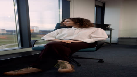 Caucasian-woman-smiling-at-the-office